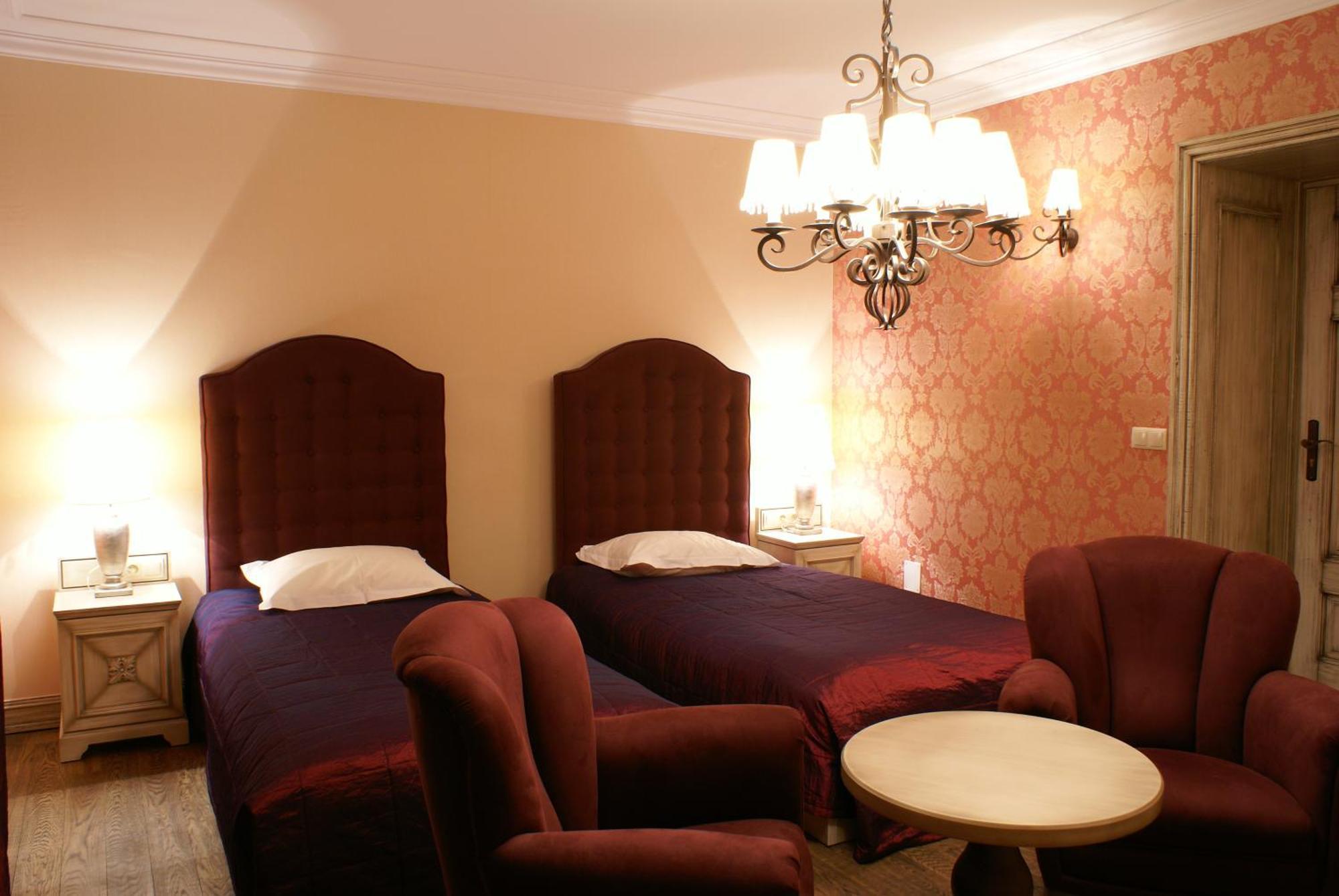 Berberys Park Hotel Kazimierz Dolny Bagian luar foto
